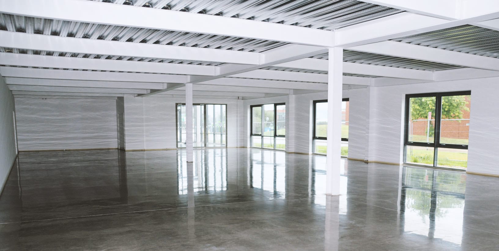 Composite metal concrete industrial flooring